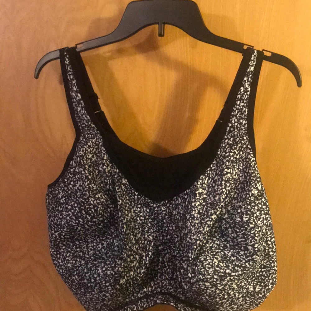 Sports bra